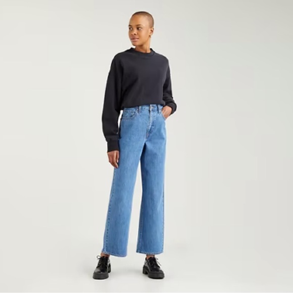 NWT Leviβs High waisted straight - wide leg jeans π NEW with tags